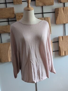 White House Black Market Light Pink Scoop Neck Knit Sweater